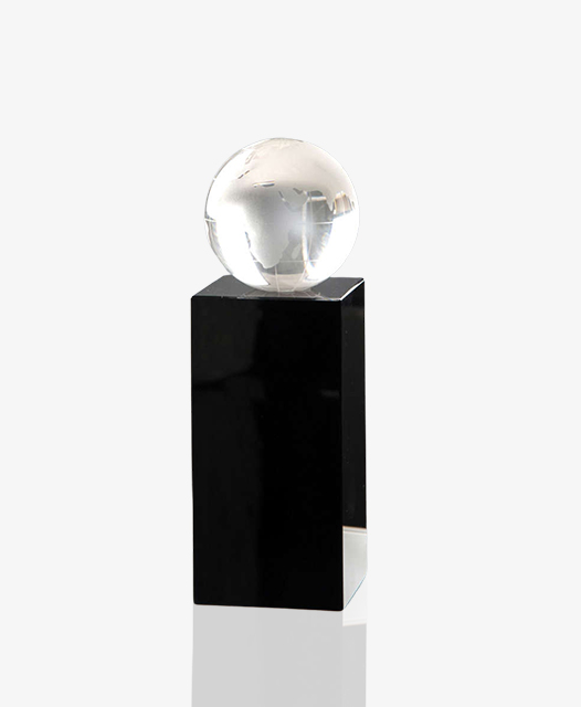 Quader aus Schwarzglas